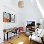 #Stayhere - Modern & Central 2 Bedroom Apartment